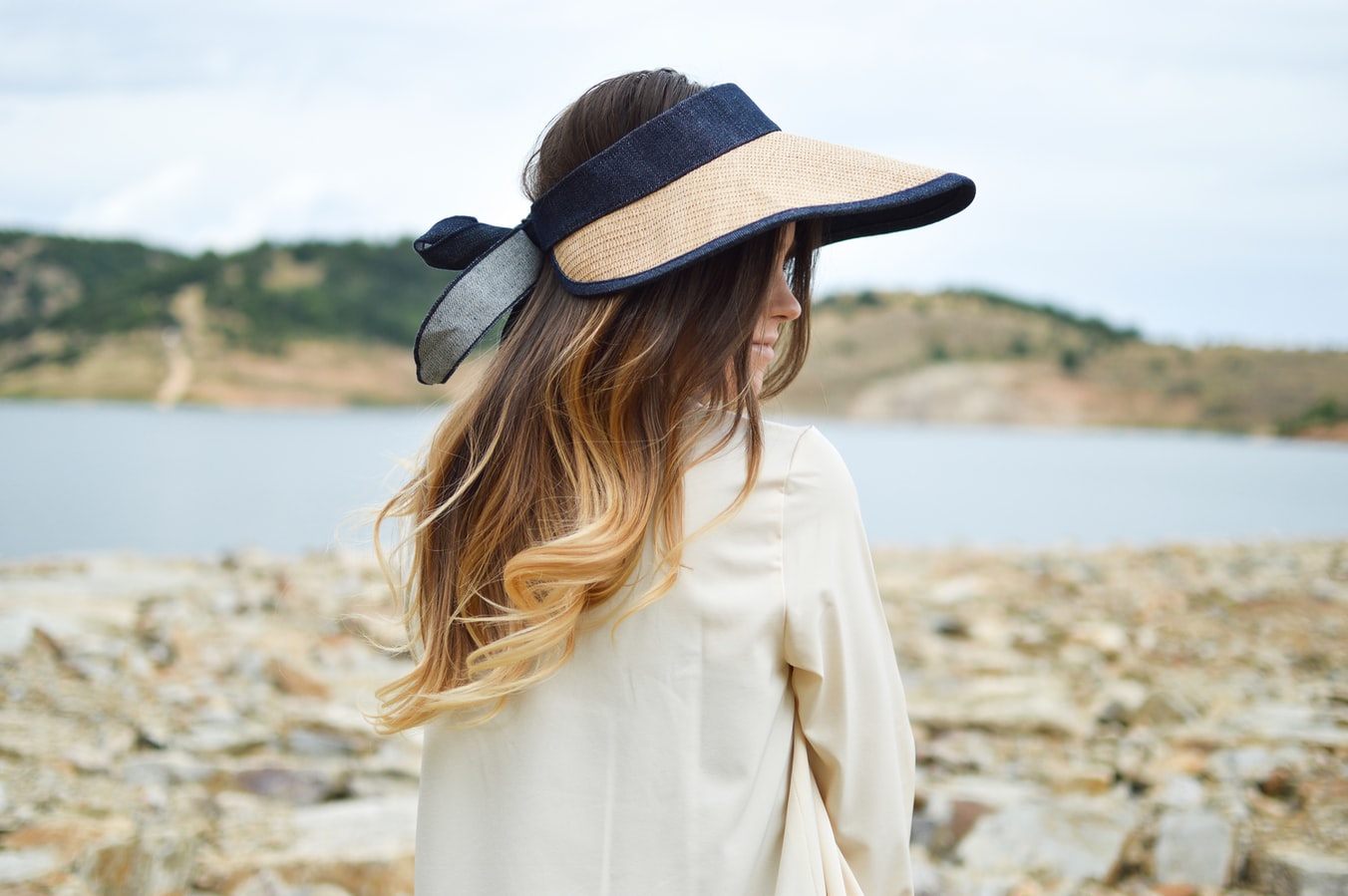 Quelle routine cheveux pendant des vacances au soleil ?